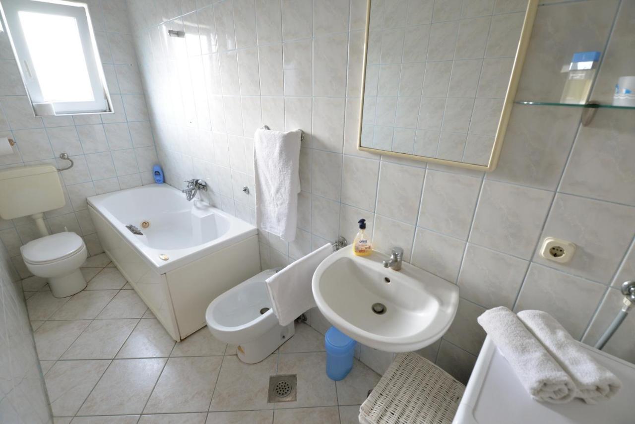 Apartman Rasip, Murter Eksteriør billede