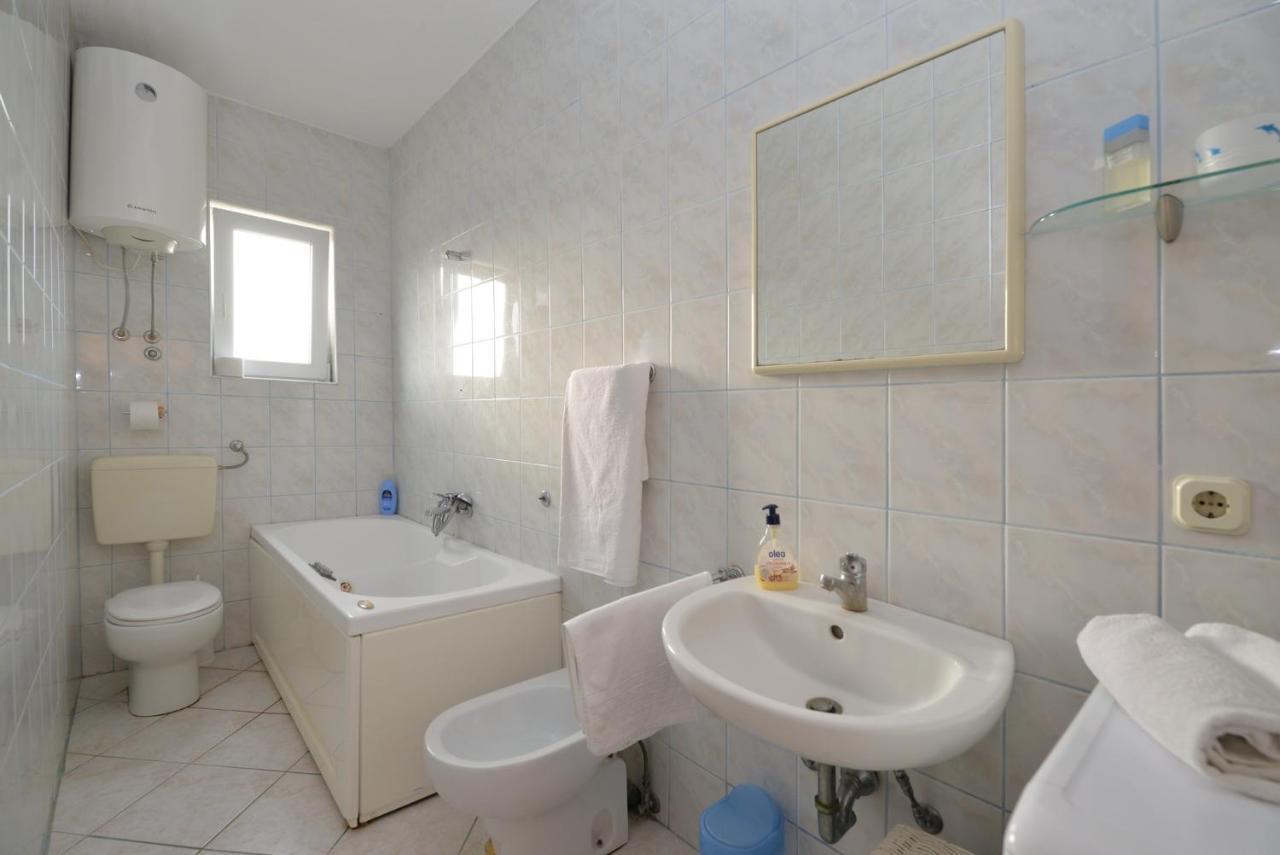 Apartman Rasip, Murter Eksteriør billede